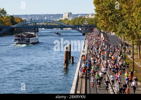 Francia, Parigi, via Georges Pompidou, 20 km de Paris Foto Stock