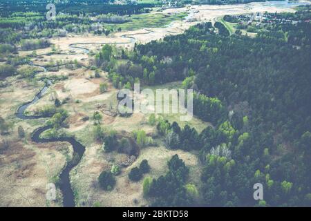 Vista aerea del fiume Warta con molti meandri. Regione del Giura vicino a Czestochowa. Voivodato silesiano. Polonia. Foto Stock