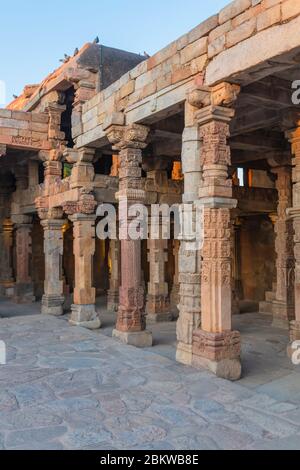 Moschea Qubat ul-Islam, 1190s, Qutb Minar Complex, Delhi, India Foto Stock