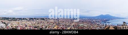 Naples, Italy cityscape and mount Vesuvius on background Foto Stock