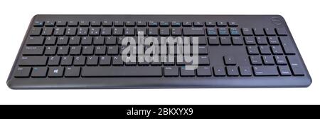 Tastiera e mouse cordless neri isolati su sfondo bianco. Foto Stock