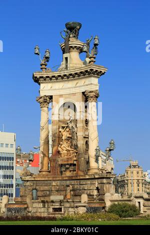 Fontana a Placa Espanya, quartiere Montjuic, Barcellona, Catalogna, Spagna, Europa Foto Stock