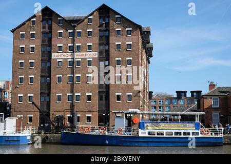 Il bacino principale dei moli storici di Gloucester Foto Stock