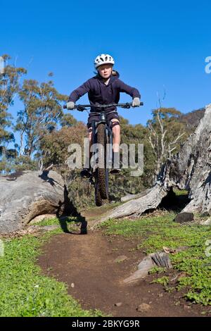 Mountain bike cavalcano i sentieri del Monte Remarkable MTB, Melrose, Australia del Sud, Australia Foto Stock