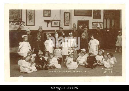 Cartolina del Festival della scuola di Yardley Road del 1900 datata 1922, infanti, fotografie da Birmingham, Regno Unito Foto Stock