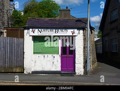 Negozio di "Nurture Beauty". Gillinggate, Fellside, Kendal, Cumbria, Inghilterra, Regno Unito, Europa. Foto Stock