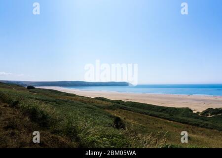 Enorme tratto di spiaggia di sabbia vuota chiamata Woolacombe spiaggia sulla costa del Devon Nord Foto Stock