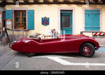 jaguar XK 140 con capote Foto Stock