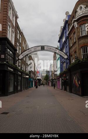 Empty Carnaby Street a Londra durante il blocco dei coronavirus Foto Stock