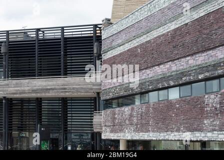 Centro artistico di sviluppo Slate Copper Wales Millennium Centre, Bute Place, Cardiff CF10 5AL di Percy Thomas Partnership Jonathan Adams Foto Stock