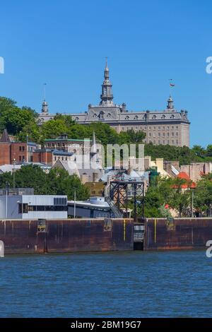 Paesaggio urbano dal fiume San Lorenzo, Quebec City, Quebec, Canada Foto Stock