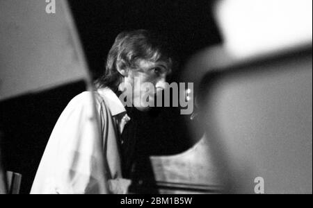 Il pianista e compositore jazz Keith Tippett si esibisce con il Keith Tippett Sextet presso le Anson Rooms dell'Università di Bristol il 10 marzo 1970 durante un festival artistico di due settimane organizzato dall'Unione degli studenti. Keith Tippet era un bristoliano e negli anni sessanta giocava nel Dug out Club vicino all'Università di Bristol a Park Row. Foto Stock