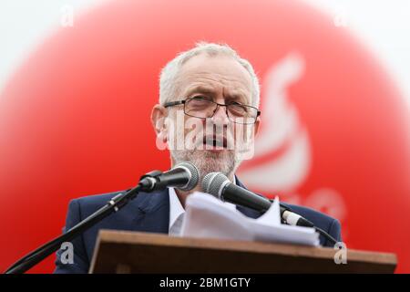 Il leader del lavoro Jeremy Corbyn si rivolge ai sostenitori del Durham Miners' Gala nella contea di Durham, nel Regno Unito.` Foto Stock