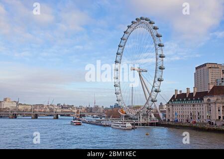 Il famoso London Eye Foto Stock
