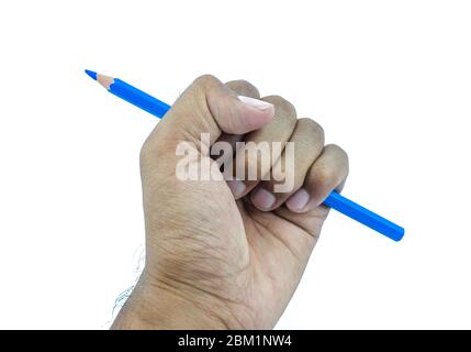 Persona che tiene in mano un pastello a matita di legno azzurro chiaro Foto Stock