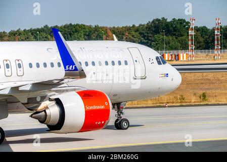 Francoforte, Assia/Germania - 29.08.2019: Airbus A320 (se-ROB) da SAS sul telone della pista nord-ovest dell'aeroporto di Francoforte Foto Stock