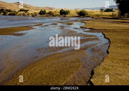 fiume africano con linee geometriche Foto Stock