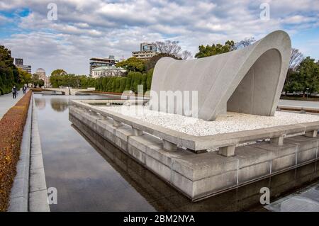 Hiroshima / Giappone - 21 dicembre 2017: Hiroshima Peace Memorial Park costruito in memoria delle vittime dell'attacco nucleare a Hiroshima il 6 agosto 19 Foto Stock