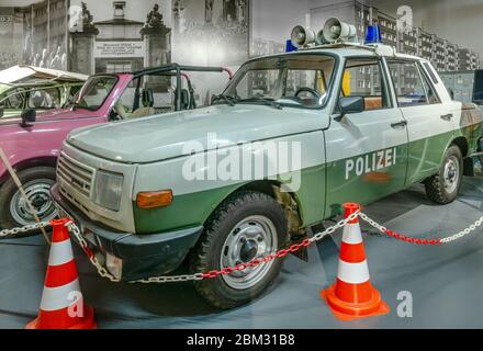 Auto della polizia tedesca orientale in mostra al Museo della DDR di Dresda, Sassonia, Germania Foto Stock