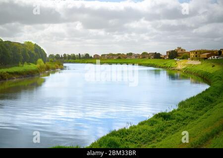 Vista dal Ponte della Vittoria, sul fiume Arno, Toscana, Pisa, Italia, Europa. Foto Stock