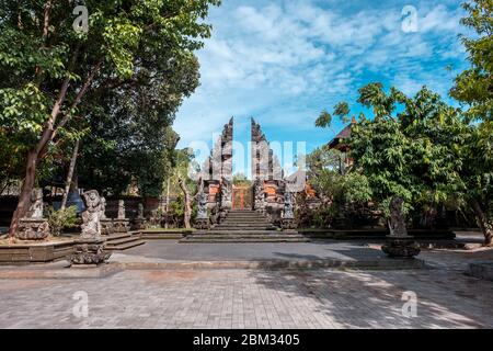 Nome di questo luogo ' pura Dalem Puri Peliatan ' e questo luogo famoso punto di riferimento nella provincia di Ubud Foto Stock