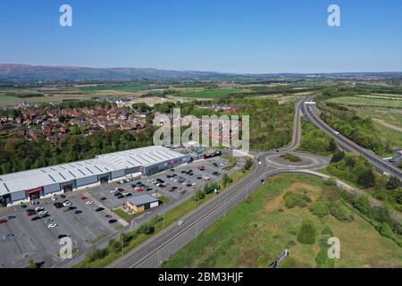 Vista aerea del drone di Glasgow North Retail Park Robroyston Foto Stock