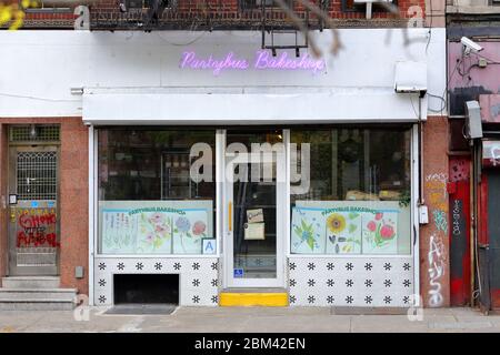 [Storefront storico] Partybus Bakeshop, 31 Essex Street, New York, NYC storefront foto di una panetteria. NOTA: Cercare '2E0HJGK' per una foto aggiornata Foto Stock