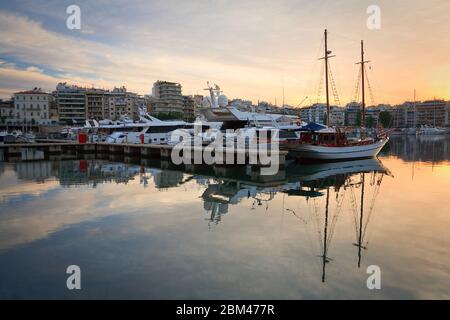 Barche a Zea Marina, Pireo, Atene. Foto Stock