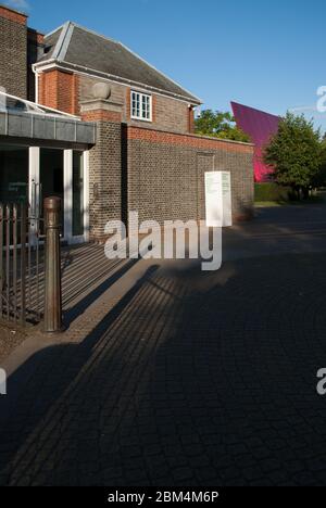 Summer Pavilion Serpentine Galleries Serpentine Pavilion 2010, Kensington Gardens, London, W2 3XA di Jean Nouvel Foto Stock