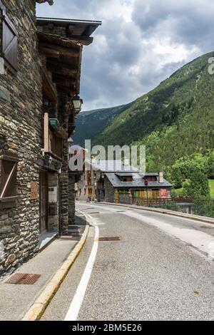 Sant Sernide Llorts, antico villaggio di Andorra Foto Stock