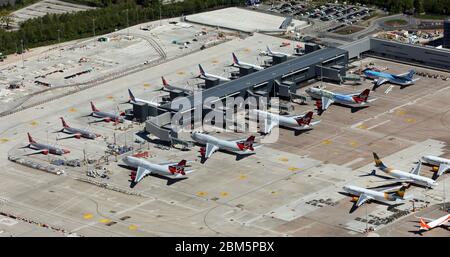 Veduta aerea dell'aeroporto internazionale di Manchester in condizioni di blocco nel maggio 2020 Foto Stock