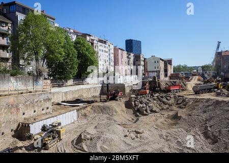 Zagabria, Croazia - 15aprile 2020 : grande cantiere per uffici nel centro di Zagabria, Croazia. Foto Stock