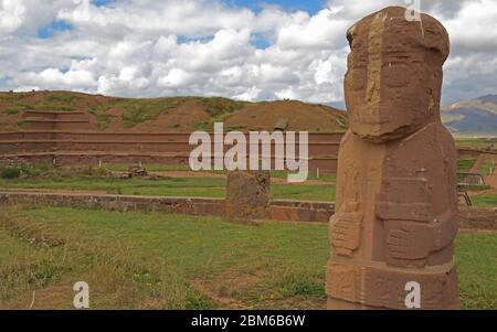 Piramide di Akapana a Tiahuanaco o Tiwanaku Foto Stock