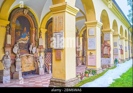 SALISBURGO, AUSTRIA - 1 MARZO 2019: Il cimitero medievale di San Sebastiano è il punto di riferimento della città con antiche tombe di famosi cittadini, il 1 marzo in SA Foto Stock