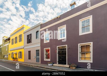 Case colorate nel quartiere De Waterkant di Città del Capo, Sud Africa Foto Stock