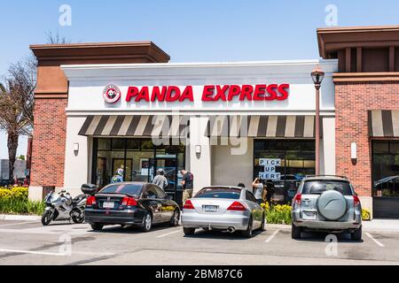 6 maggio 2020 San Jose / CA / USA - Panda Express luogo aperto per il take out durante lo scoppio COVID-19; Panda Express è una catena di ristoranti fast food Foto Stock