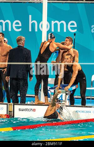 Squadra Sud Africa, Roland Mark Schoeman (48.17), Lyndon Ferts (48.13), Darian Townsend (48.96) e Ryk Neethling (47.91) celebrano la vittoria della m oro Foto Stock