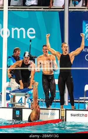 Squadra Sud Africa, Roland Mark Schoeman (48.17), Lyndon Ferts (48.13), Darian Townsend (48.96) e Ryk Neethling (47.91) celebrano la vittoria della m oro Foto Stock