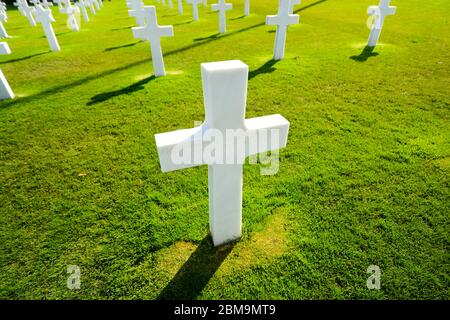 Un mercato grave per una truppa caduta guerra mondiale 2 nel Cimitero americano a Colleville-sur-Mer sulla costa della Normandia di Francia Foto Stock