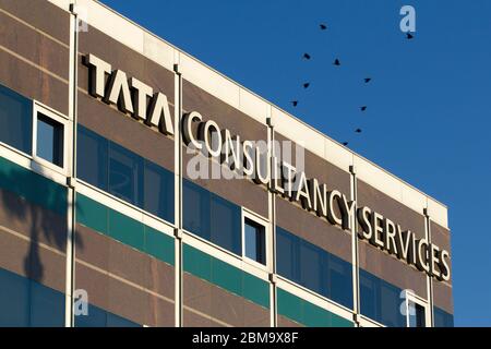 Santa Clara, California, USA - 7 febbraio 2020: Sede aziendale Tata Consultancy Services (TCS) nella Silicon Valley. Foto Stock