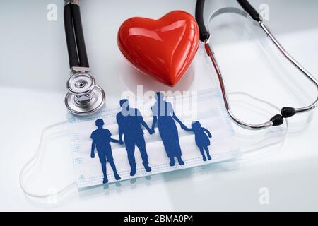 Assicurazione e protezione della famiglia sulla salute e la vita Foto Stock