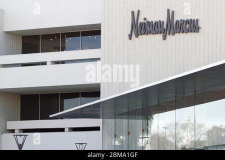 Catena americana di grandi magazzini di lusso Neiman Marcus Group, sede di Palo Alto. L'azienda si avvicina al fallimento in Pimco-ha condotto acquisizione. Foto Stock