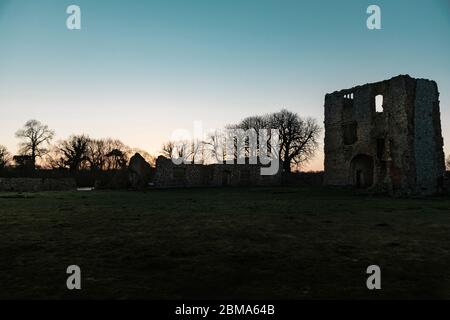 baconsthorpe castello all'alba Foto Stock