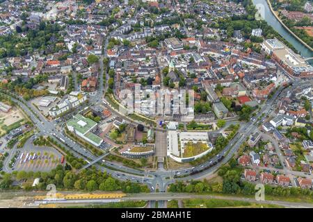 Centro di Dorsten con REWE-Centre e Platz der Deutschen Einheit, luogo di unità tedesca, 01.08.2019, Luftbild, Germania, Nord Reno-Westfalia, Ruhr Area, Dorsten Foto Stock