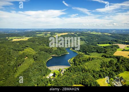 , lago di deposito Haspertalsperre in Ennetpetal, 31.07.2017, vista aerea, Germania, Renania settentrionale-Vestfalia, Ruhr Area, Ennetetal Foto Stock