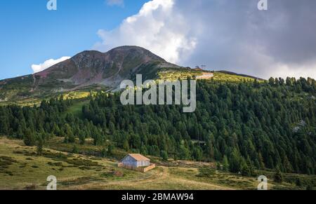 Passo Lavazè in Alto Adige, provincia di Bolzano: Uno dei paesaggi più affascinanti della Val di Fiemme. Trentino Alto Adige. Dolomiti Foto Stock