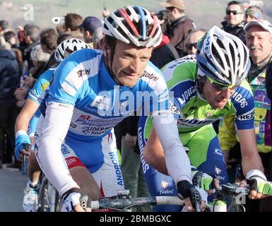 Michele Scarponi di Androni Giocattoli - Serramenti PVC Diquigiovanni e Vicenzio Nibali di Liquigas durante la gara ciclistica Tirreno - Adriatico 2010,tappa 5,Chieti - Colmuranoi(217 km) il 14 marzo 2010 a Colmurano Italie - Foto Laurent Lairys / DPPI Foto Stock