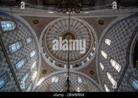 Cupola della Moschea di Buyuk Selimiye a Istanbul Foto Stock