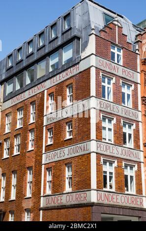 Gli uffici londinesi dell'editore D.C. Thomson & Co. Ltd Office, 185 Fleet St, Londra EC4A 2HS. REGNO UNITO. Quest'ultima redazione di Fleet Street ha chiuso nel 2016, ma il personale pubblicitario ha continuato a lavorare nell'edificio. (118) Foto Stock