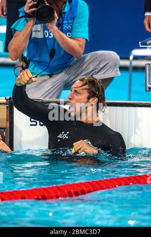 Ian Thorpe (AUS) vince la medaglia d'oro nella finale di freestyle maschile di 200 metri ai Giochi Olimpici estivi di Atene del 2004. Foto Stock